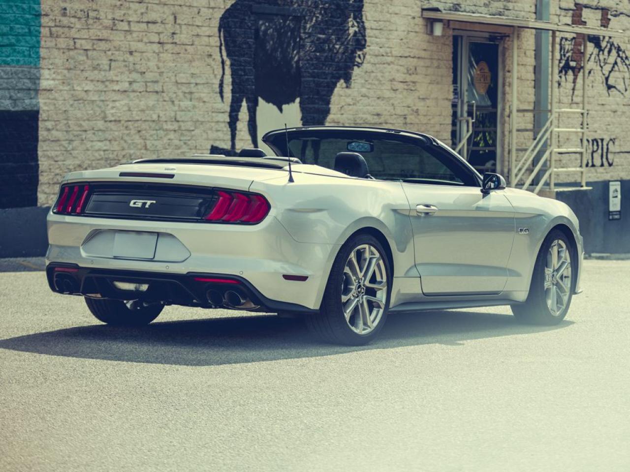 2022 Ford Mustang EcoBoost Premium Photo3