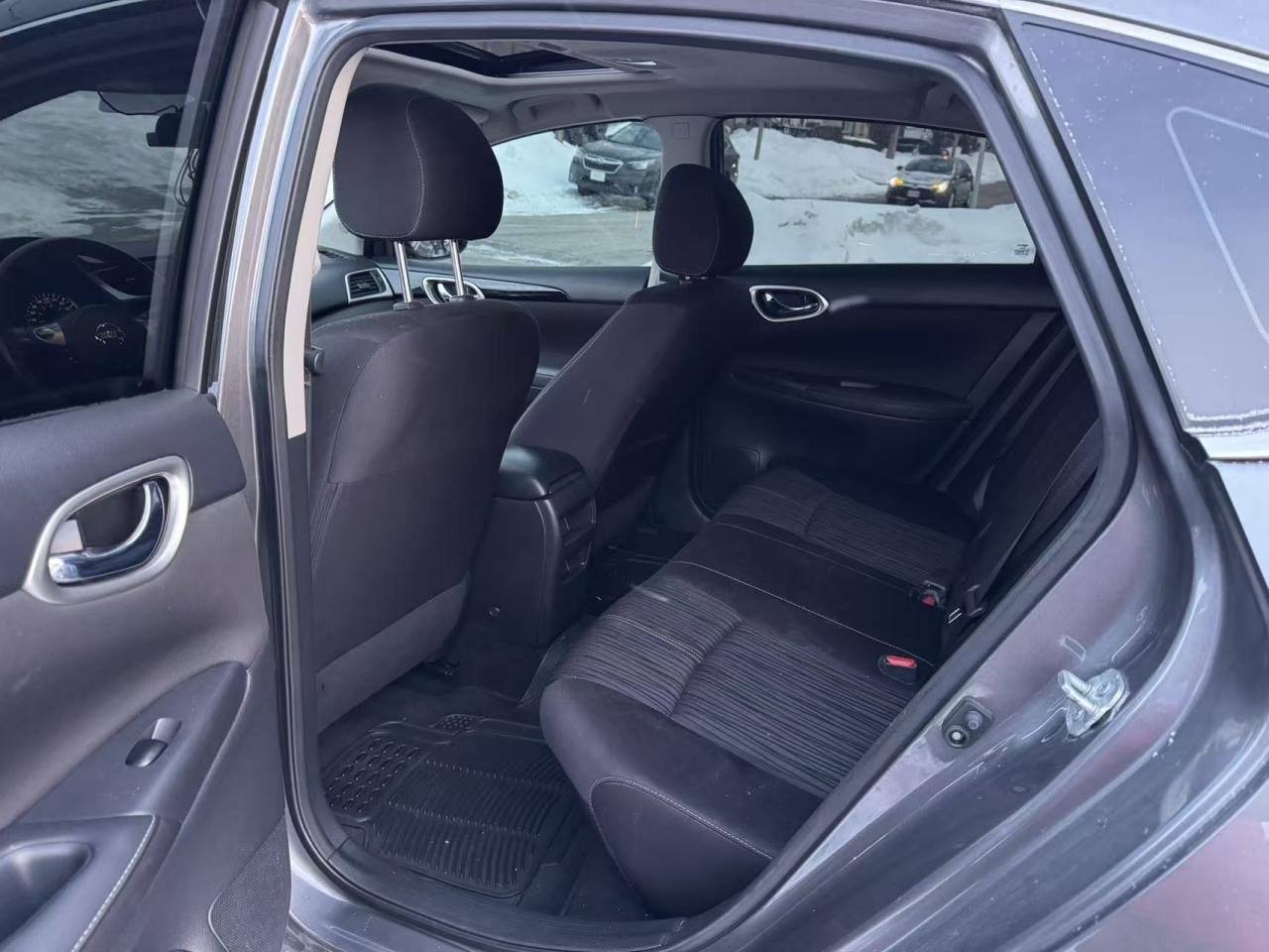 2018 Nissan Sentra SV CVT Photo