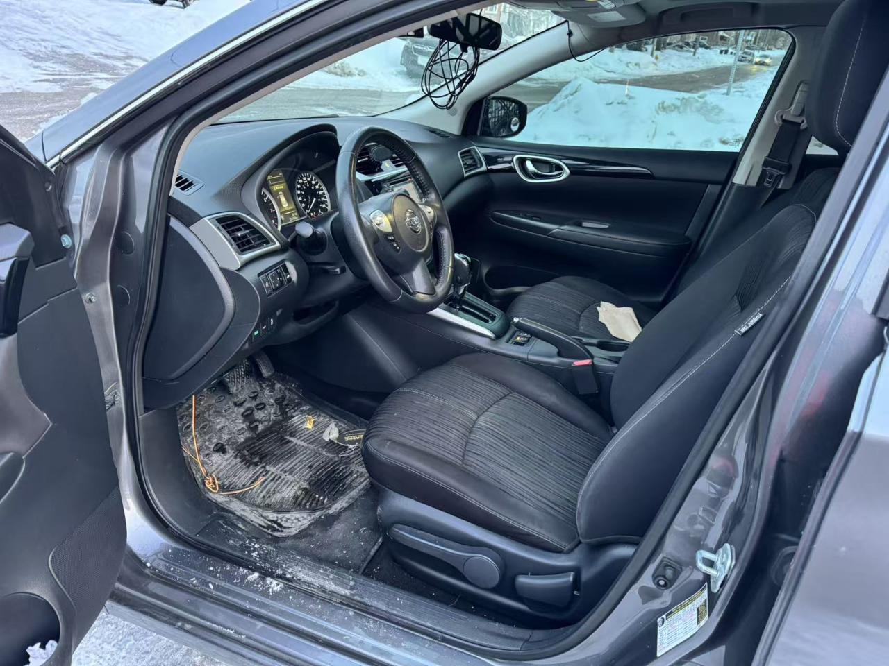 2018 Nissan Sentra SV CVT Photo