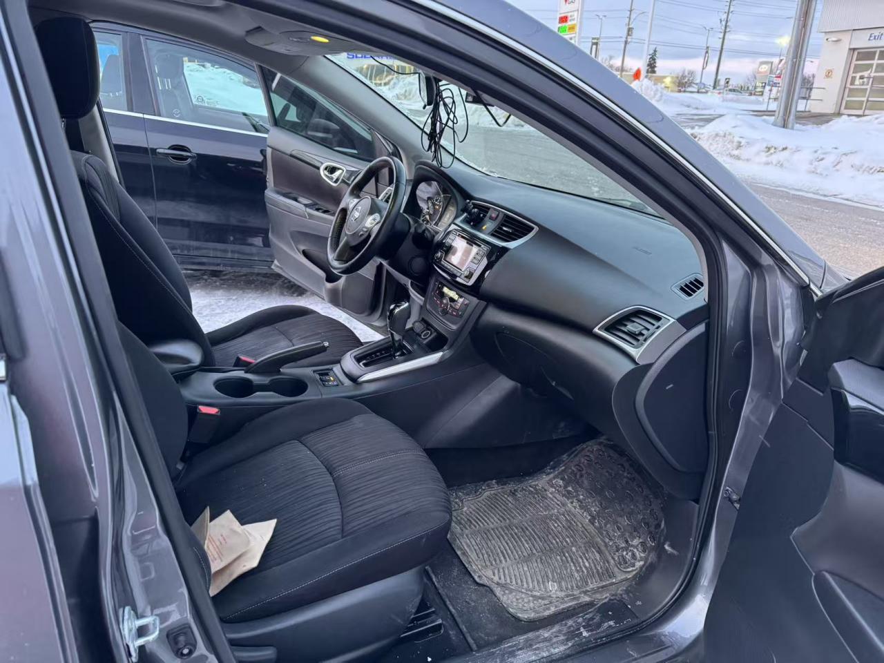 2018 Nissan Sentra SV CVT Photo