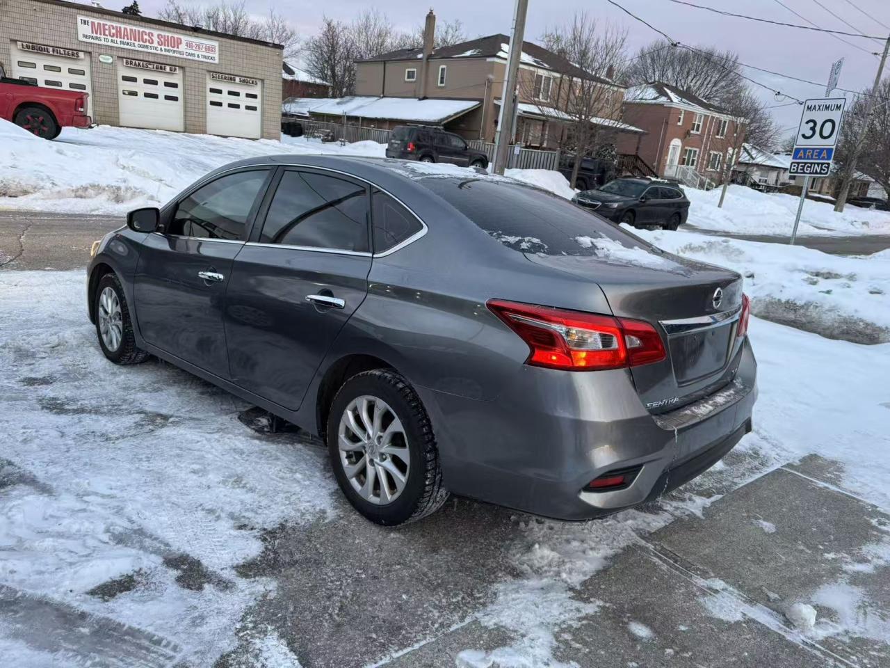 2018 Nissan Sentra SV CVT Photo