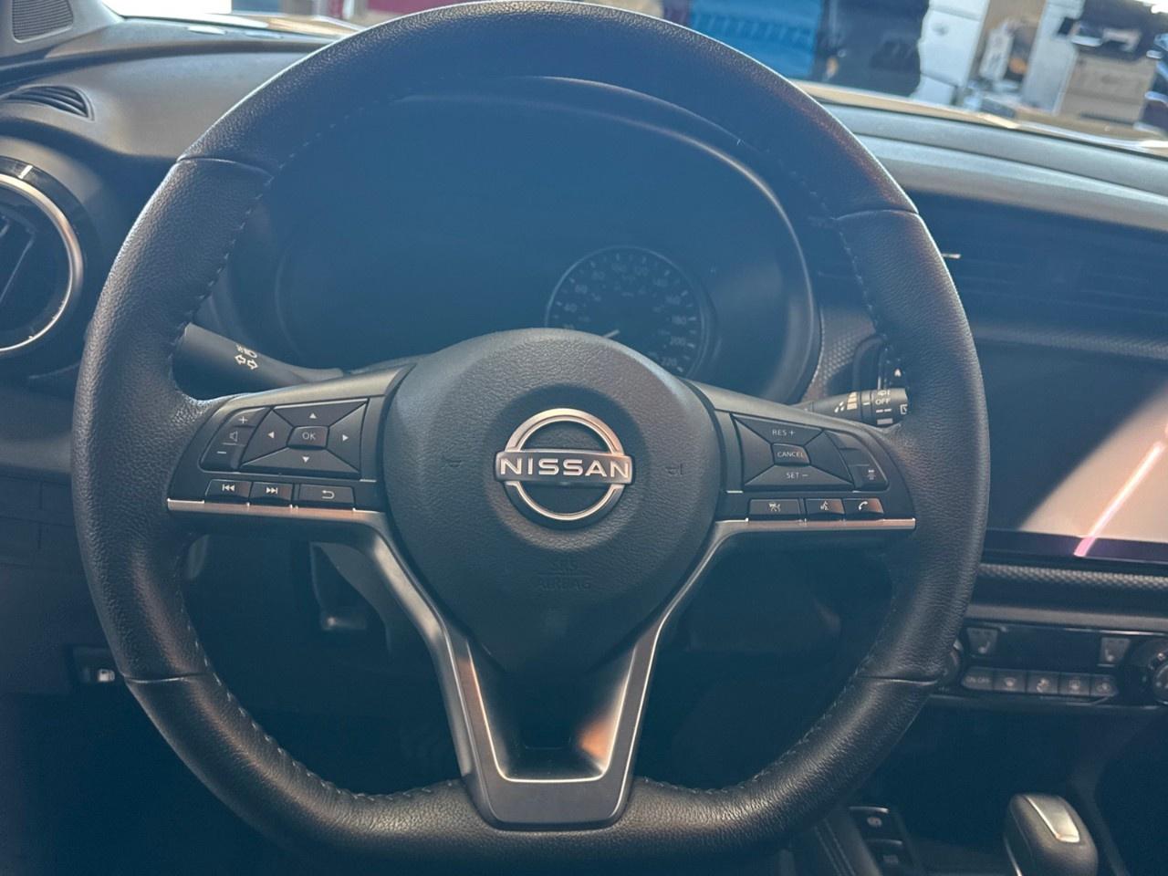 2025 Nissan Kicks SV Photo