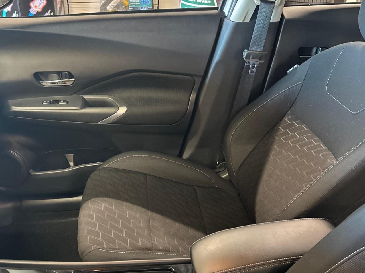 2025 Nissan Kicks SV Photo