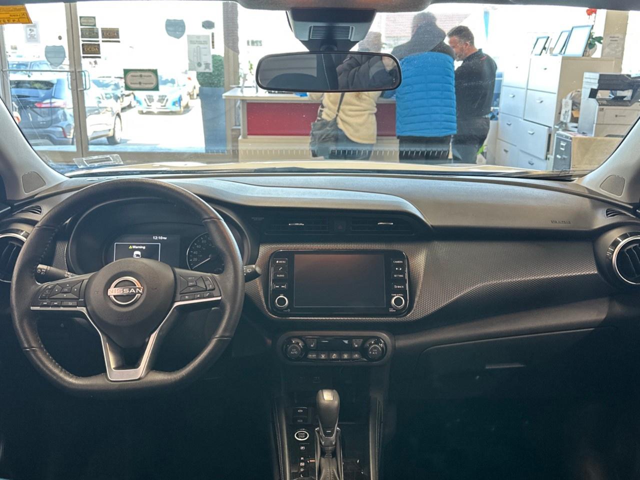 2025 Nissan Kicks SV Photo