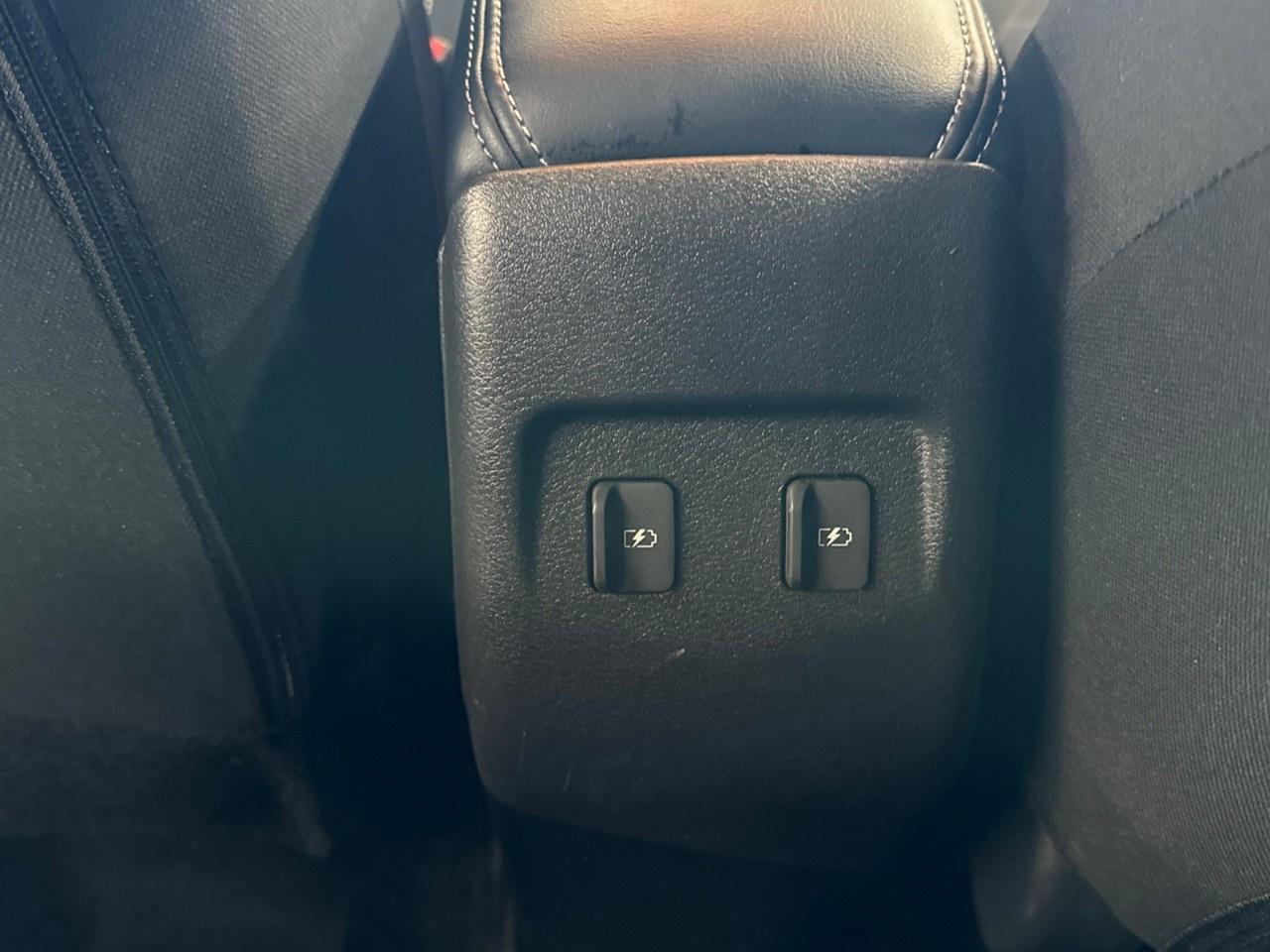 2025 Nissan Kicks SV Photo