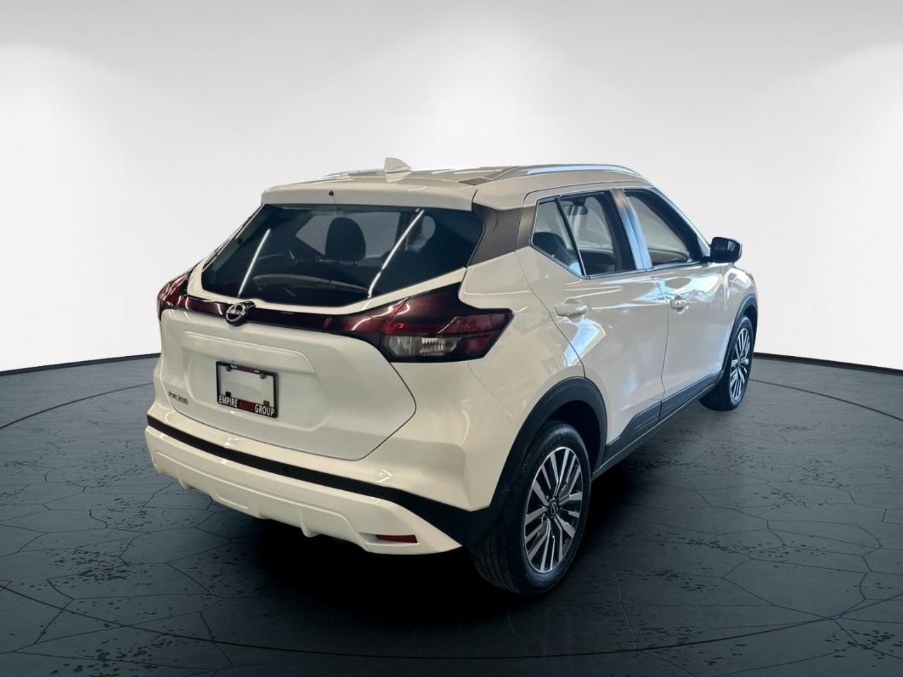 2025 Nissan Kicks SV Photo4
