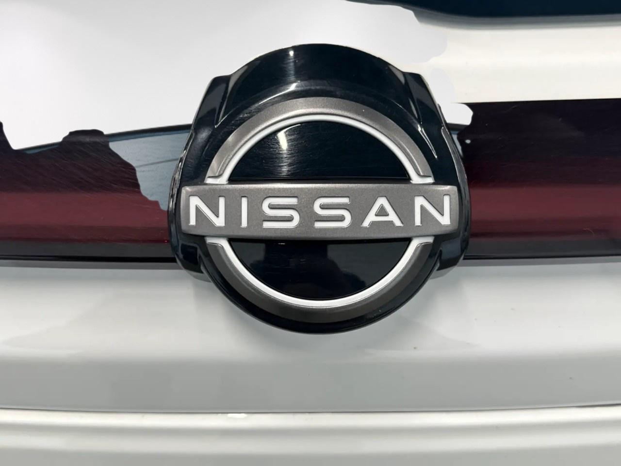 2025 Nissan Kicks SV Photo