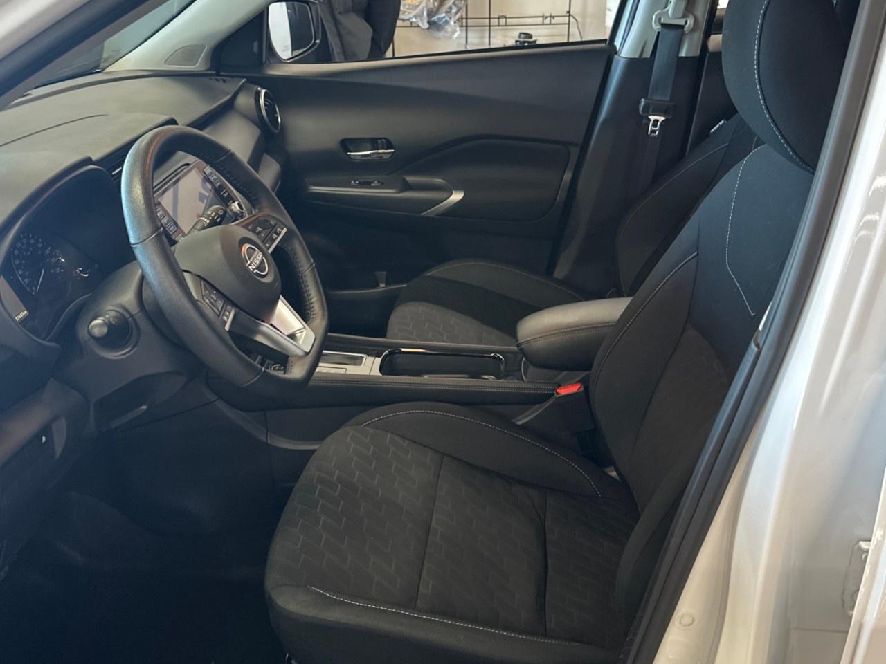 2025 Nissan Kicks SV Photo