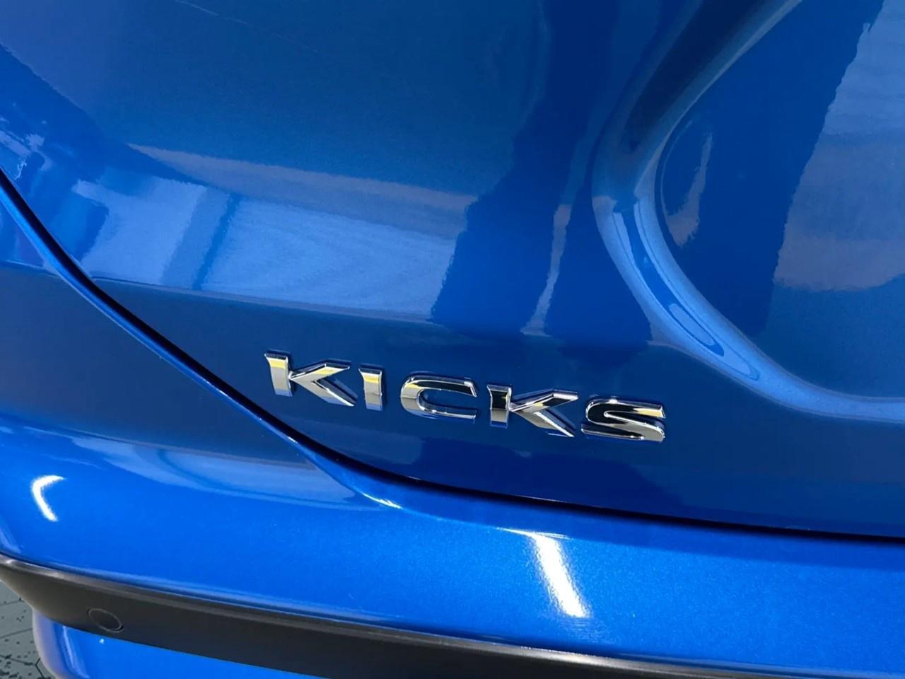 2025 Nissan Kicks SV Photo