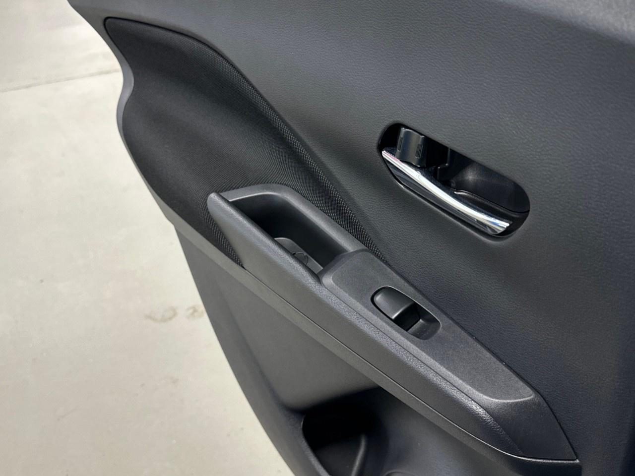 2025 Nissan Kicks SV Photo