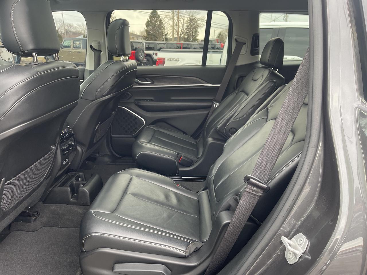 2021 Jeep Grand Cherokee L SUNROOF / NAV / RMT START / LEATHER HTD SEATS Photo