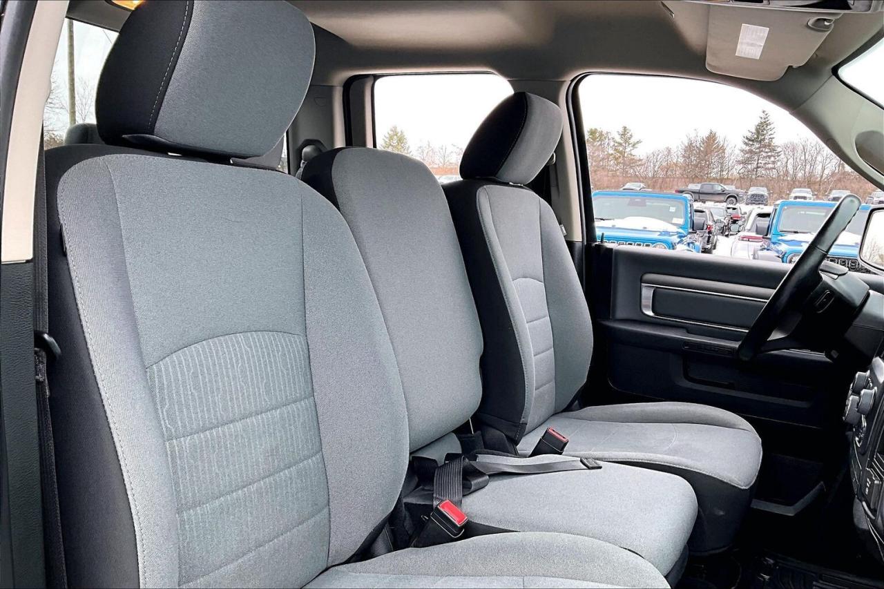 2022 RAM 1500 Classic SLT Quad V8 Black Appearance | Heated Seats | 4X4 Photo