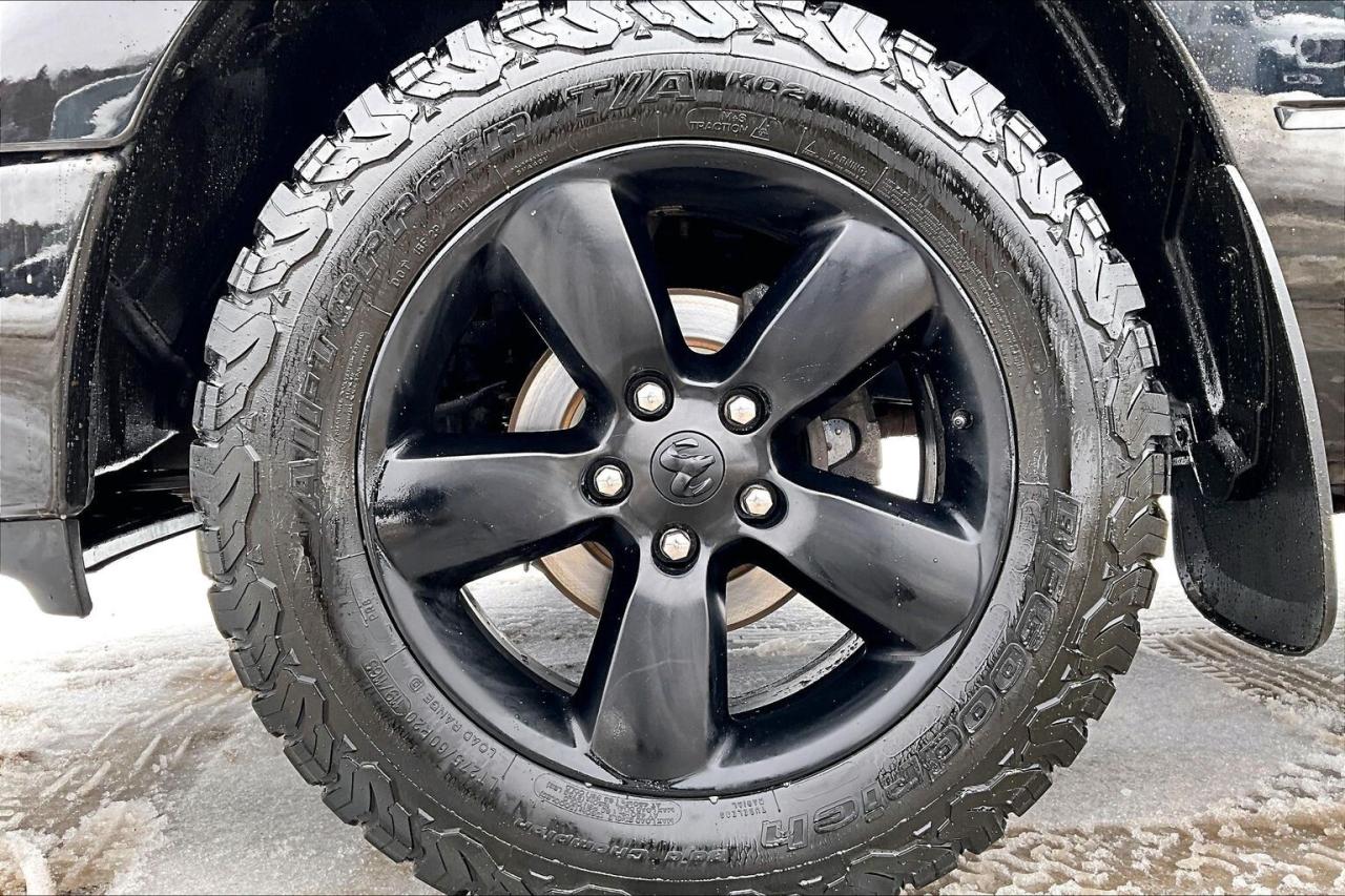 2022 RAM 1500 Classic SLT Quad V8 Black Appearance | Heated Seats | 4X4 Photo