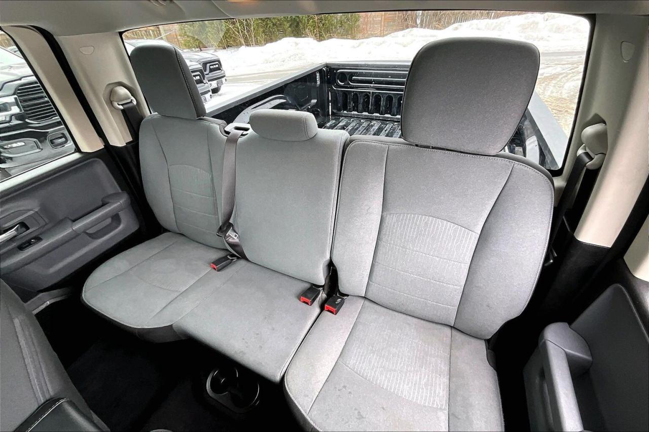 2022 RAM 1500 Classic SLT Quad V8 Black Appearance | Heated Seats | 4X4 Photo