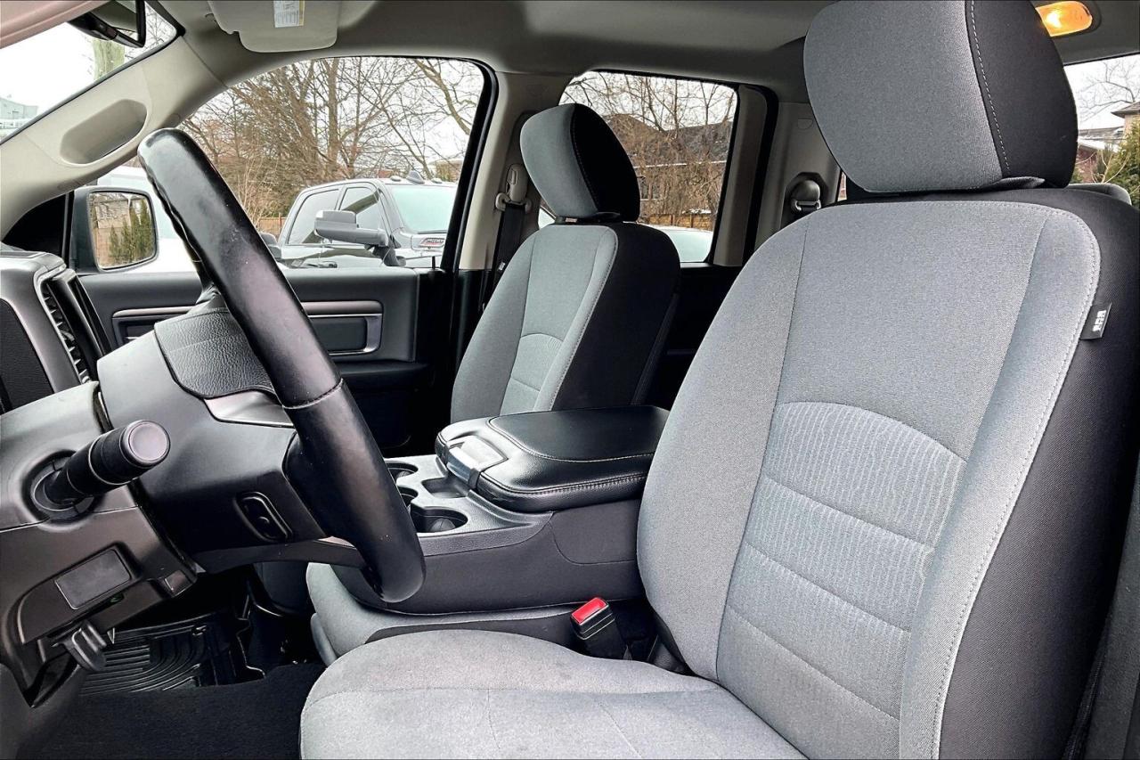 2022 RAM 1500 Classic SLT Quad V8 Black Appearance | Heated Seats | 4X4 Photo