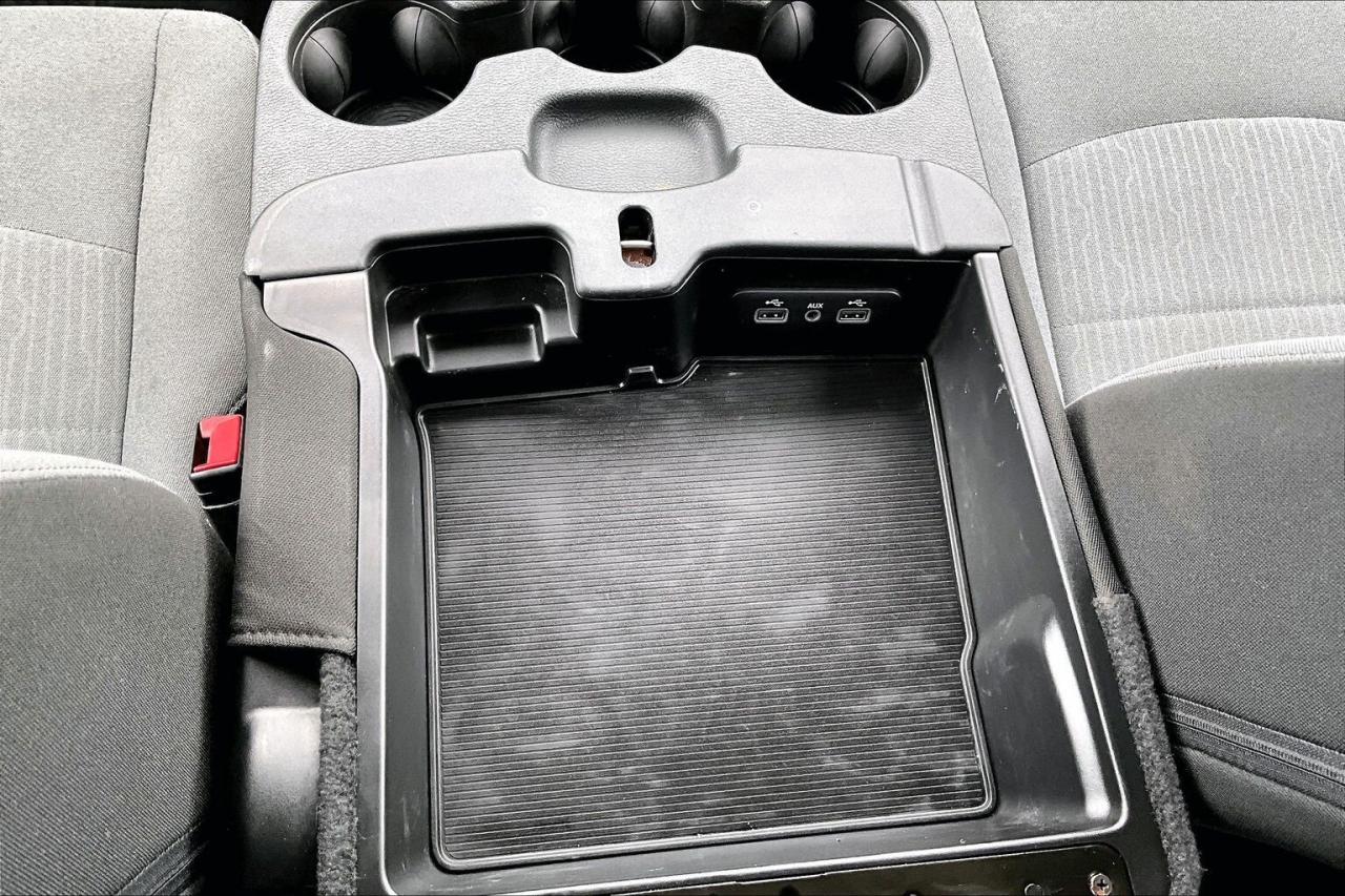 2022 RAM 1500 Classic SLT Quad V8 Black Appearance | Heated Seats | 4X4 Photo