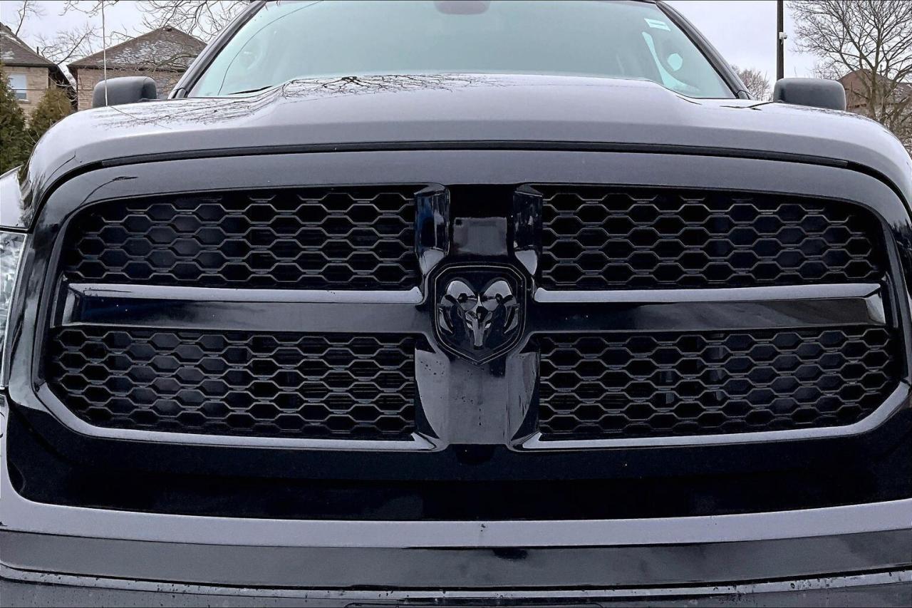 2022 RAM 1500 Classic SLT Quad V8 Black Appearance | Heated Seats | 4X4 Photo