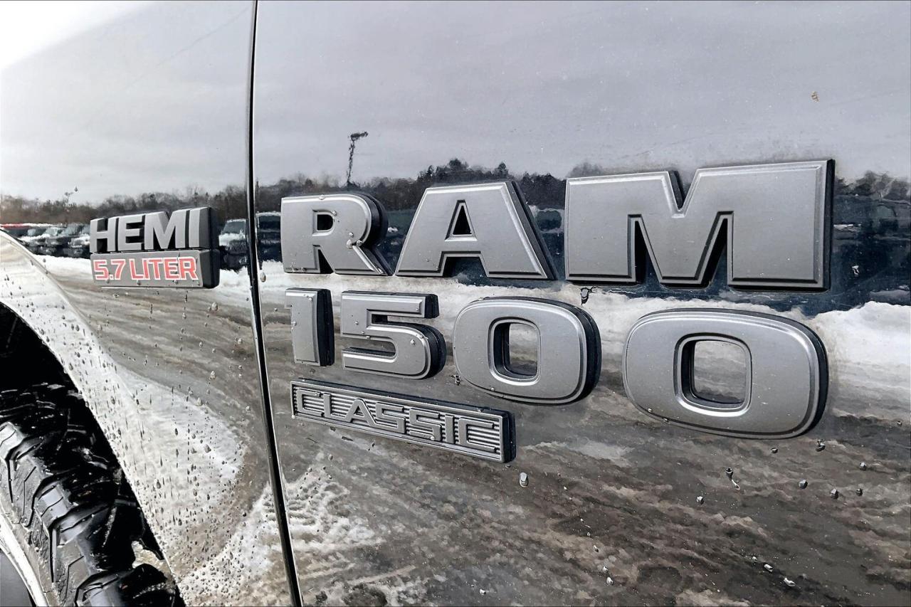 2022 RAM 1500 Classic SLT Quad V8 Black Appearance | Heated Seats | 4X4 Photo