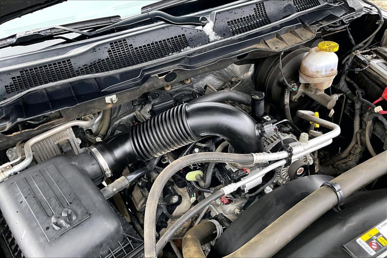 2022 RAM 1500 Classic SLT Quad V8 Black Appearance | Heated Seats | 4X4 Photo