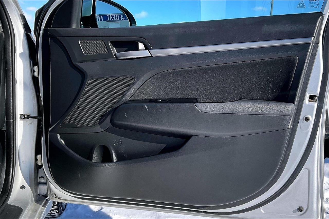 2017 Hyundai Elantra GL | HeatedSeats | BlindSpot | CarPlay | FWD Photo