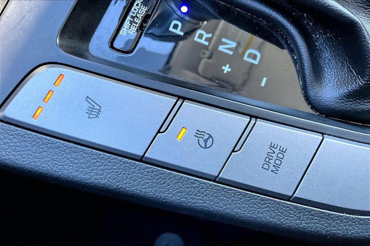 2017 Hyundai Elantra GL | HeatedSeats | BlindSpot | CarPlay | FWD Photo