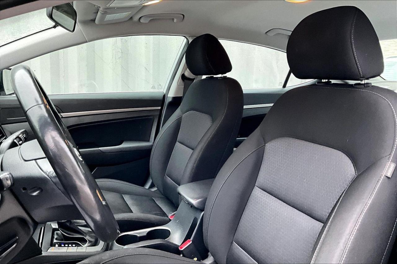 2017 Hyundai Elantra GL | HeatedSeats | BlindSpot | CarPlay | FWD Photo