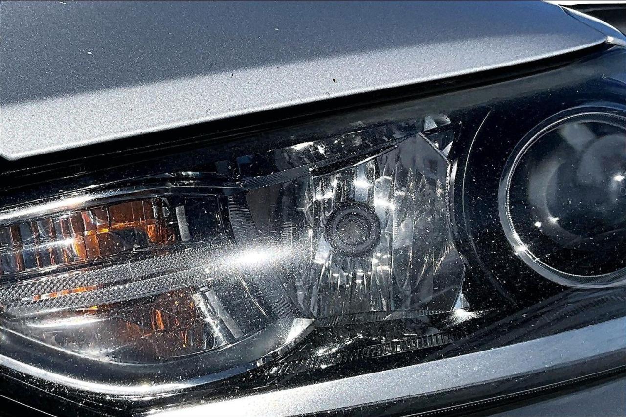 2017 Hyundai Elantra GL | HeatedSeats | BlindSpot | CarPlay | FWD Photo