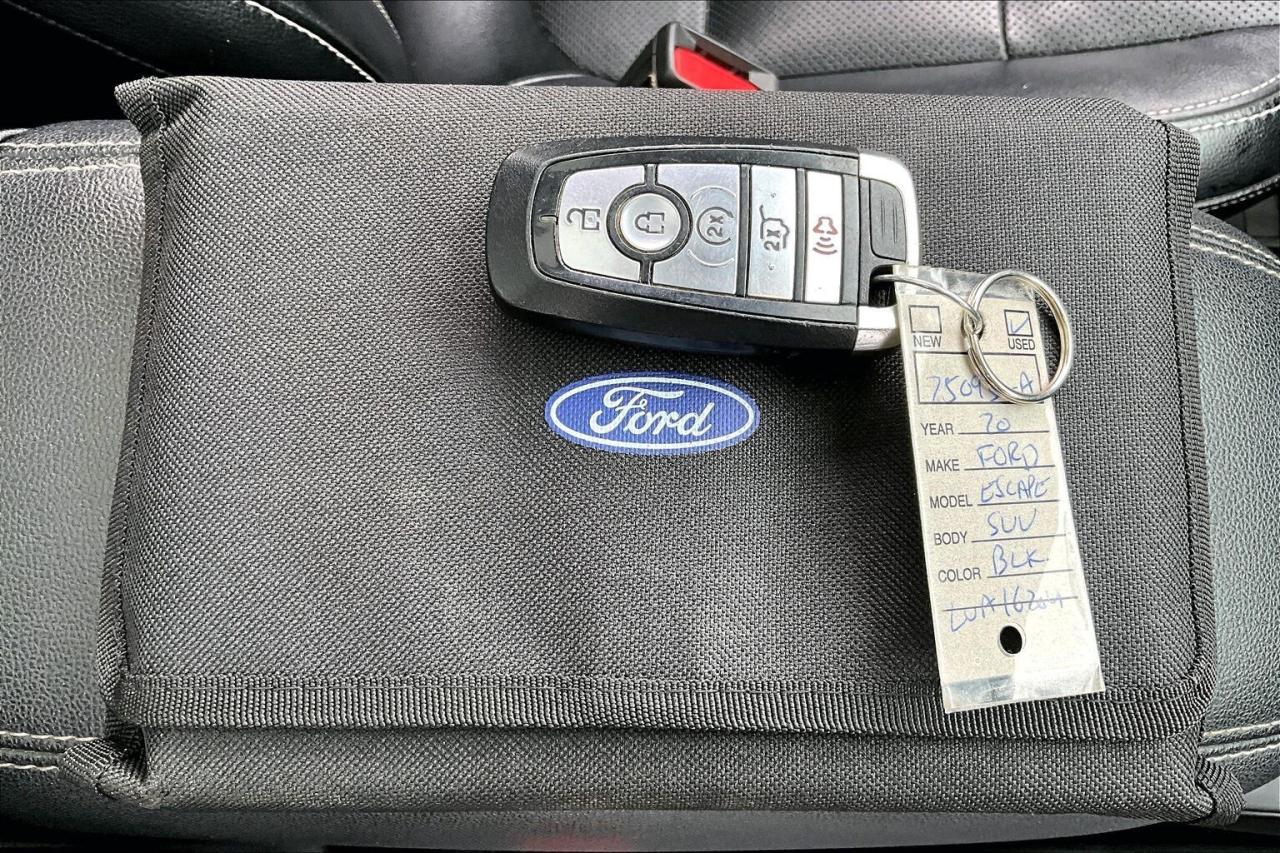 2020 Ford Escape Titanium | Heated Leather | Panoroof | AWD Photo