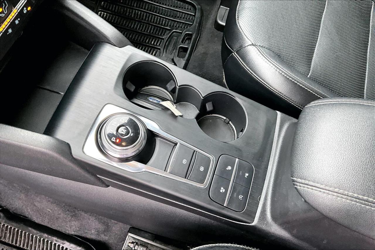 2020 Ford Escape Titanium | Heated Leather | Panoroof | AWD Photo