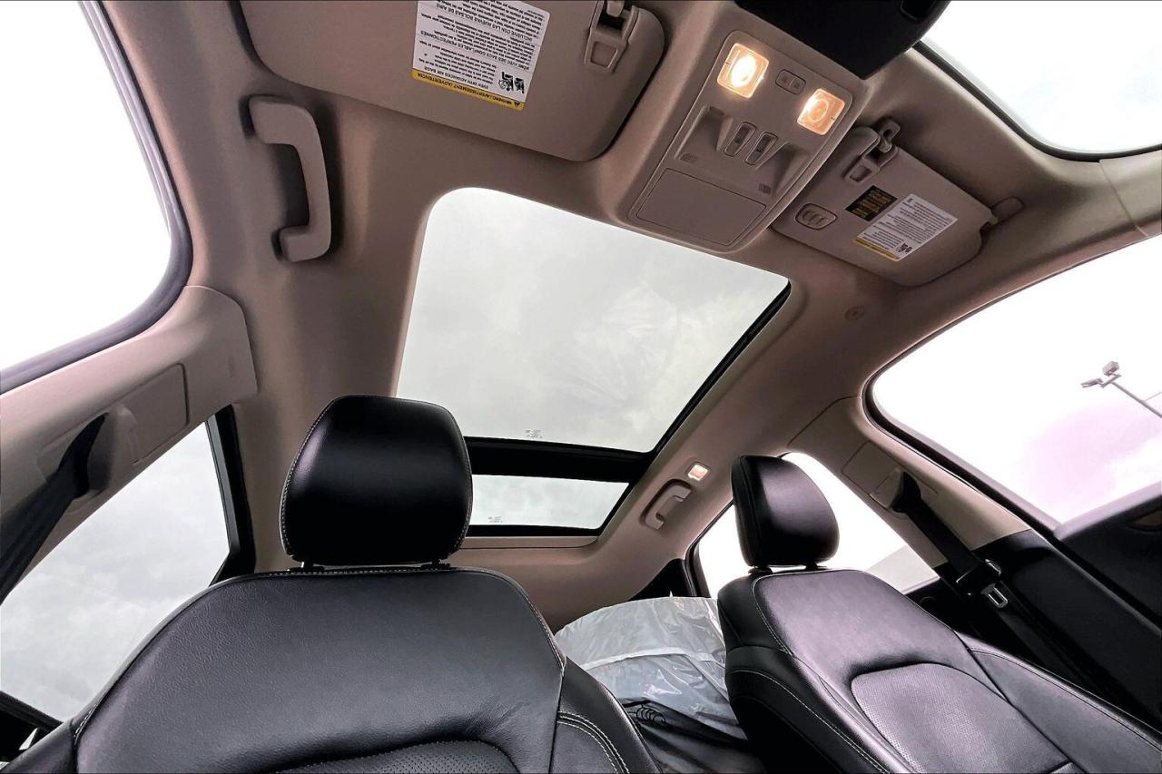 2020 Ford Escape Titanium | Heated Leather | Panoroof | AWD Photo