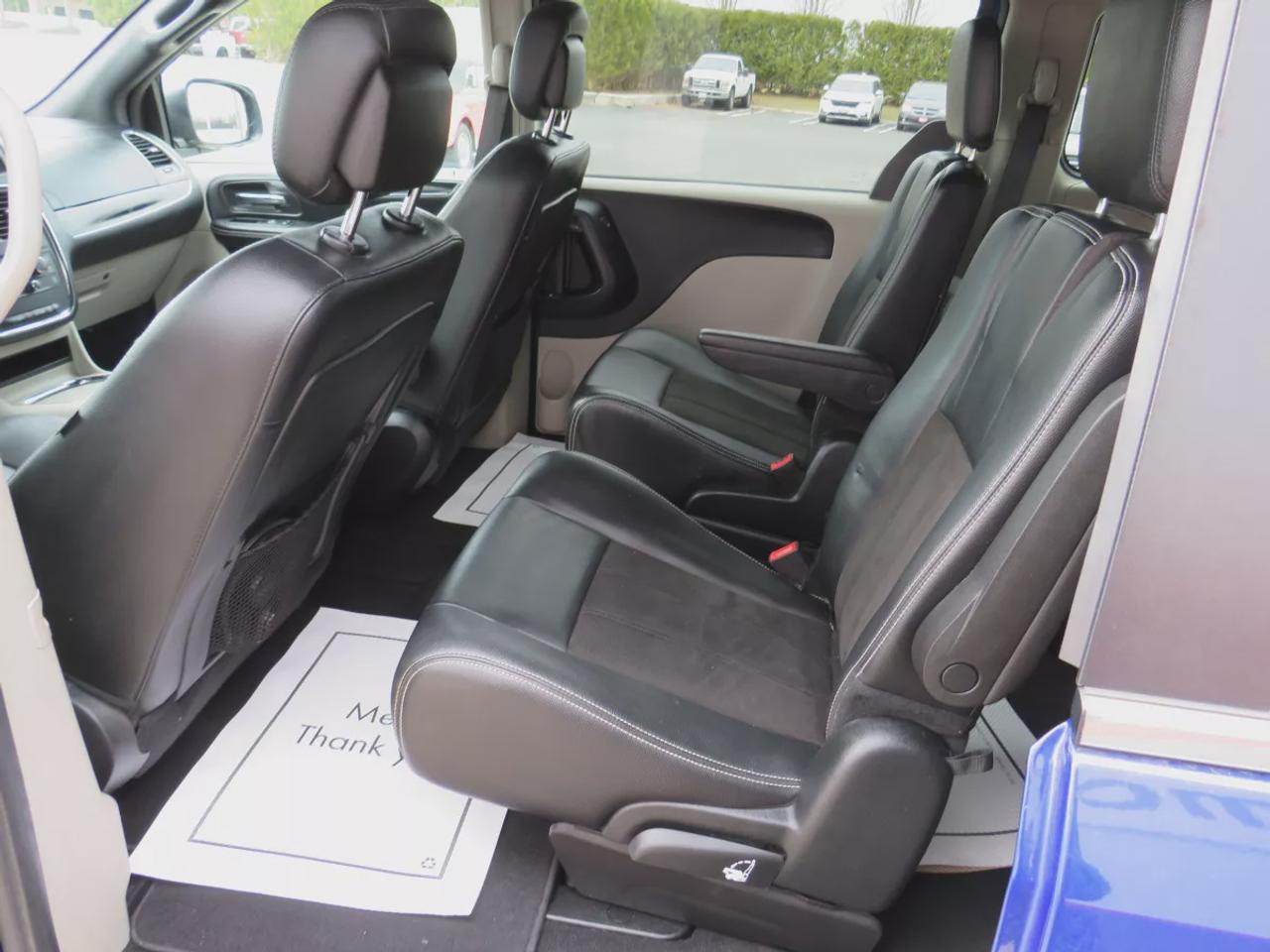 2019 Dodge Grand Caravan SXT Premium Plus | Clean Title | No Accidents  | 7 Passenger | DVD | Tints | Alloy Rims | Trailer Hitch | Leather Trim | Photo