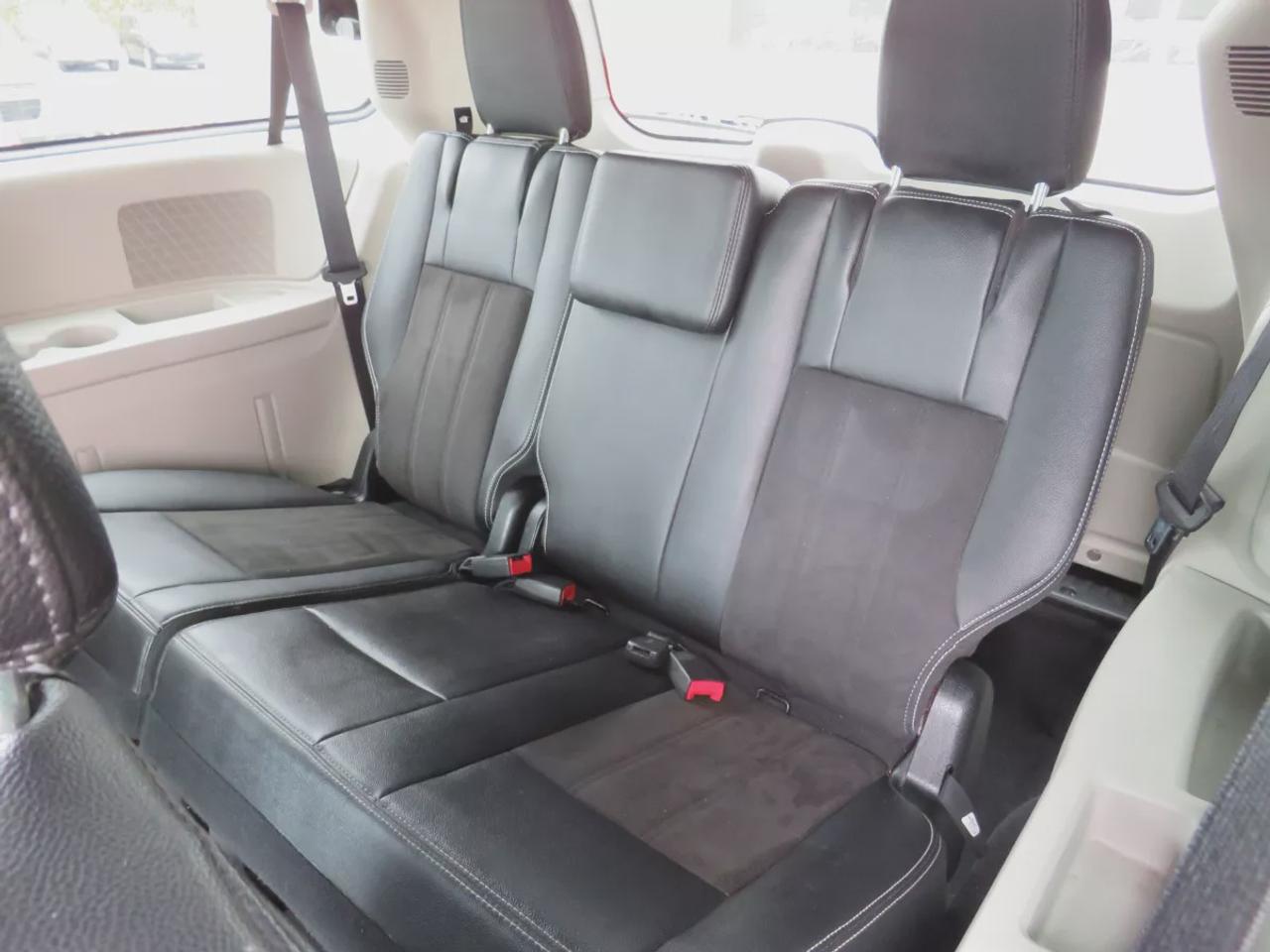 2019 Dodge Grand Caravan SXT Premium Plus | Clean Title | No Accidents  | 7 Passenger | DVD | Tints | Alloy Rims | Trailer Hitch | Leather Trim | Photo