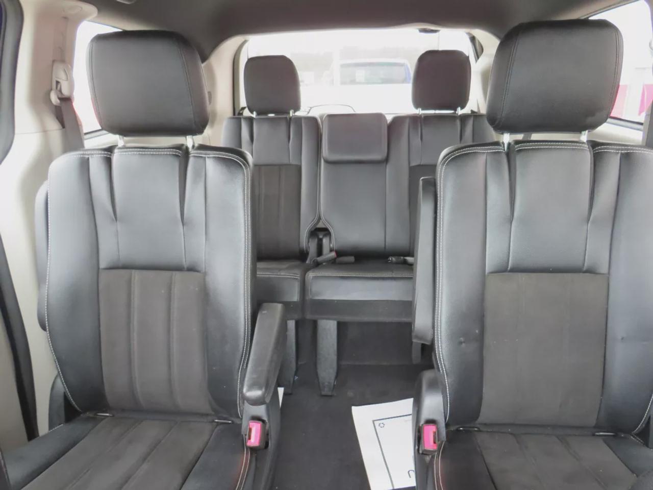 2019 Dodge Grand Caravan SXT Premium Plus | Clean Title | No Accidents  | 7 Passenger | DVD | Tints | Alloy Rims | Trailer Hitch | Leather Trim | Photo