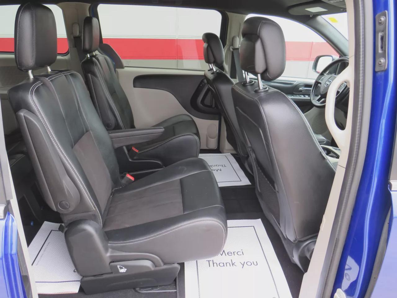 2019 Dodge Grand Caravan SXT Premium Plus | Clean Title | No Accidents  | 7 Passenger | DVD | Tints | Alloy Rims | Trailer Hitch | Leather Trim | Photo