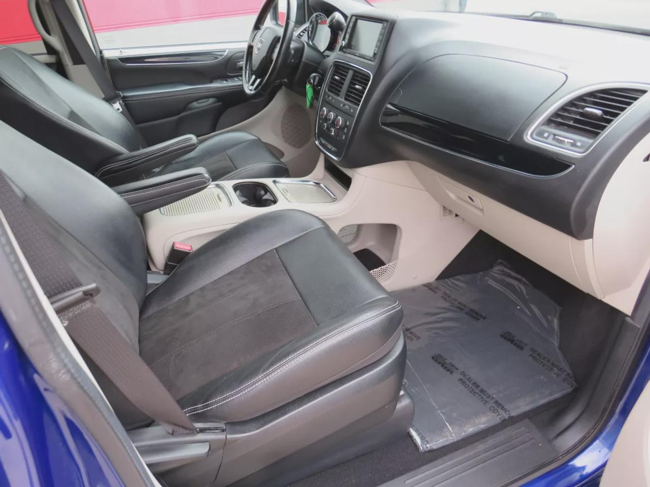 2019 Dodge Grand Caravan SXT Premium Plus | Clean Title | No Accidents  | 7 Passenger | DVD | Tints | Alloy Rims | Trailer Hitch | Leather Trim | Photo