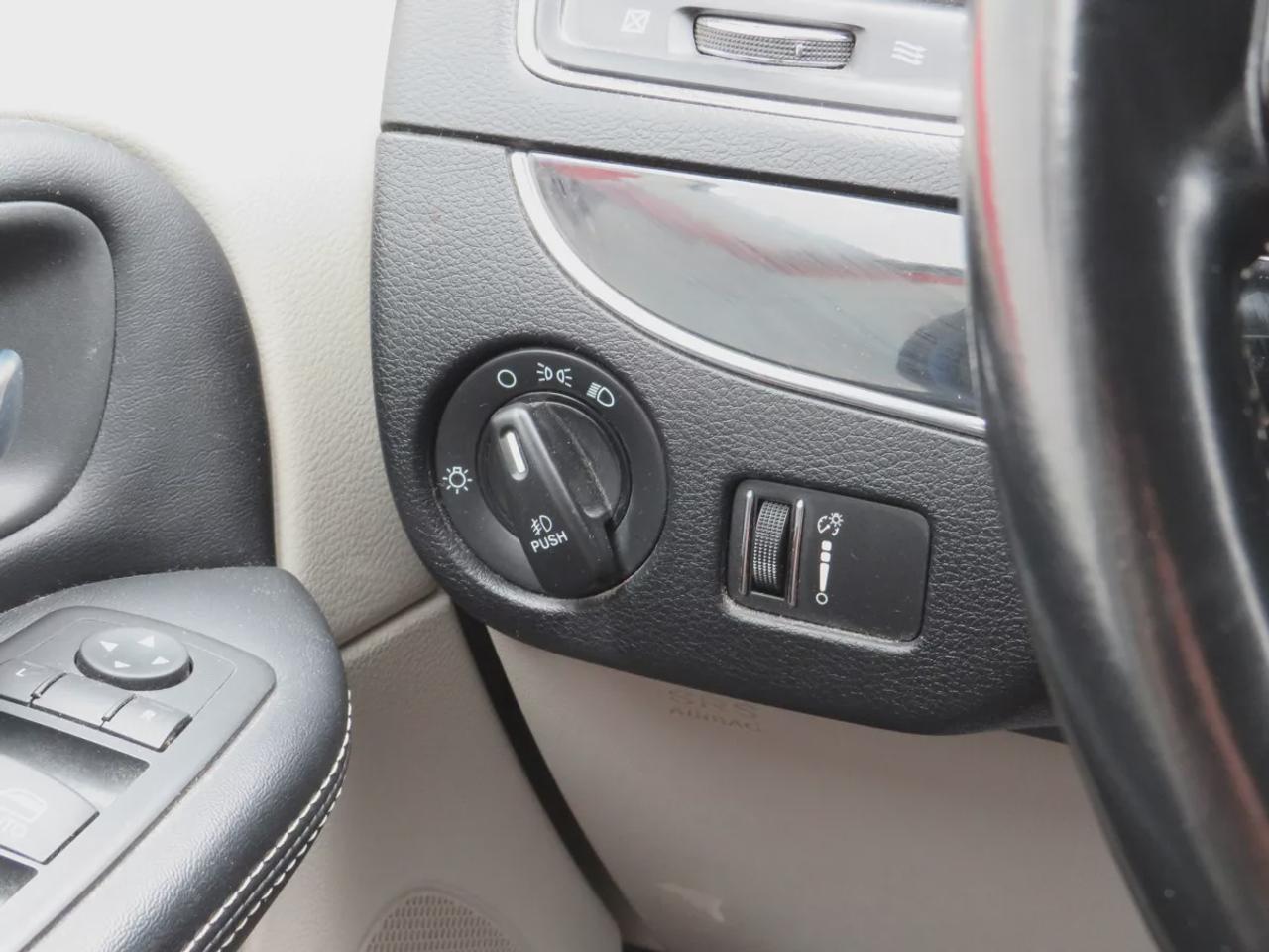 2019 Dodge Grand Caravan SXT Premium Plus | Clean Title | No Accidents  | 7 Passenger | DVD | Tints | Alloy Rims | Trailer Hitch | Leather Trim | Photo