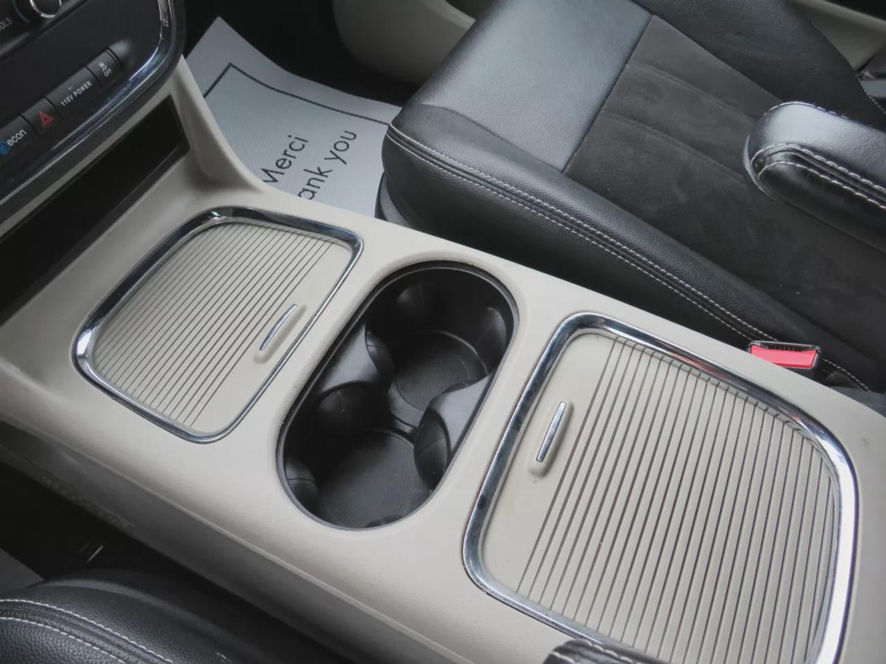 2019 Dodge Grand Caravan SXT Premium Plus | Clean Title | No Accidents  | 7 Passenger | DVD | Tints | Alloy Rims | Trailer Hitch | Leather Trim | Photo