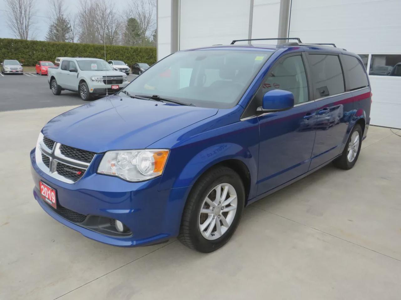 2019 Dodge Grand Caravan SXT Premium Plus | Clean Title | No Accidents  | 7 Passenger | DVD | Tints | Alloy Rims | Trailer Hitch | Leather Trim | Photo