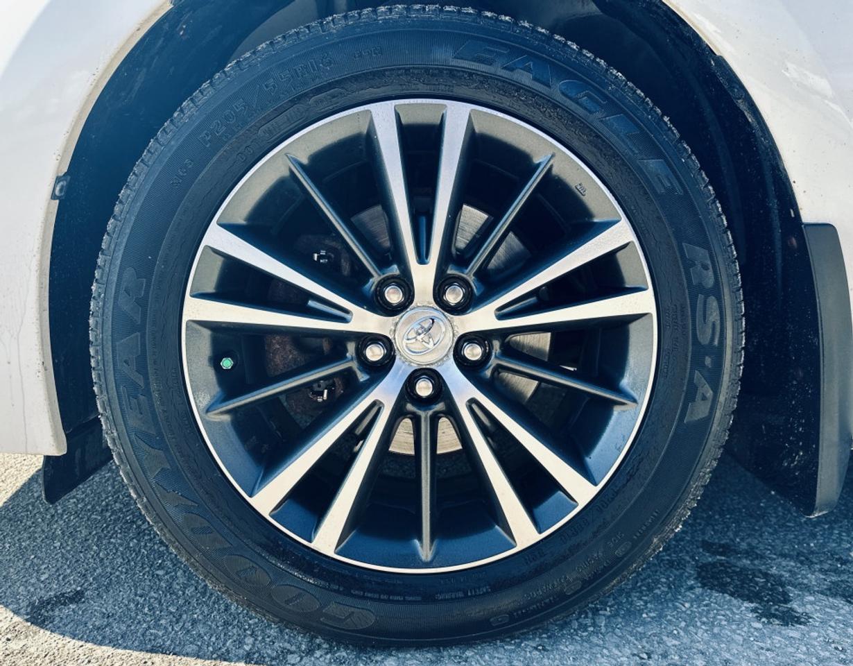 2017 Toyota Corolla LE ECO Photo