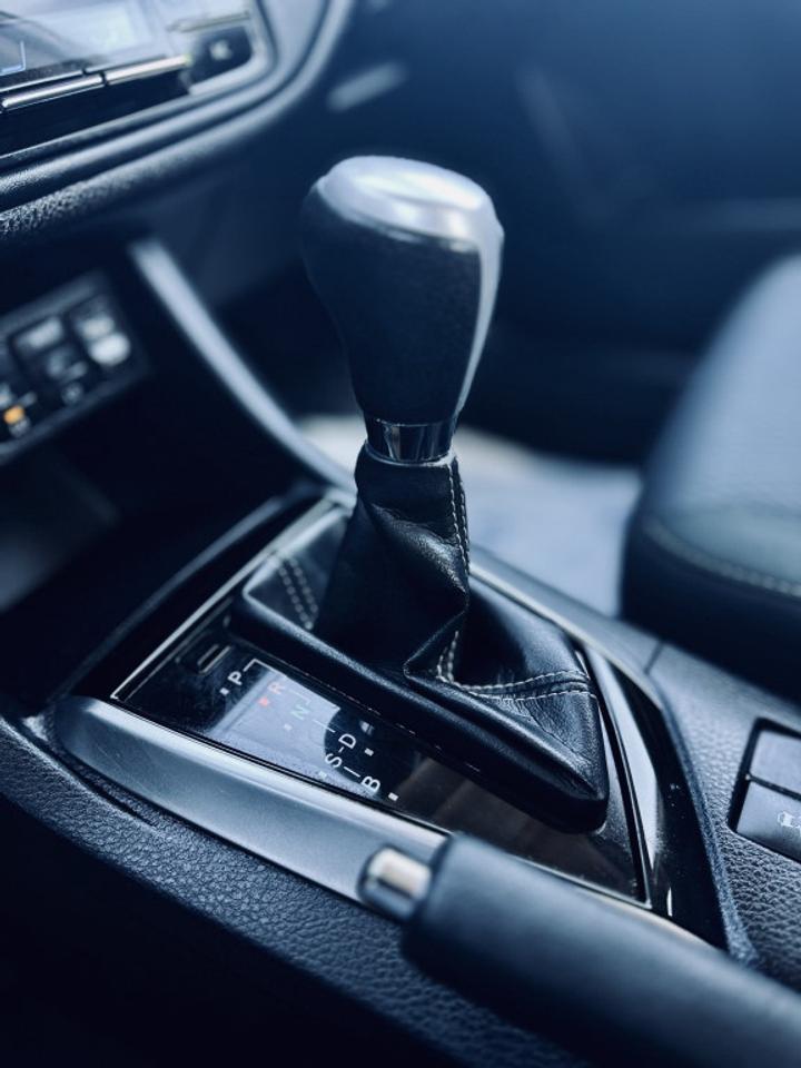 2017 Toyota Corolla LE ECO Photo