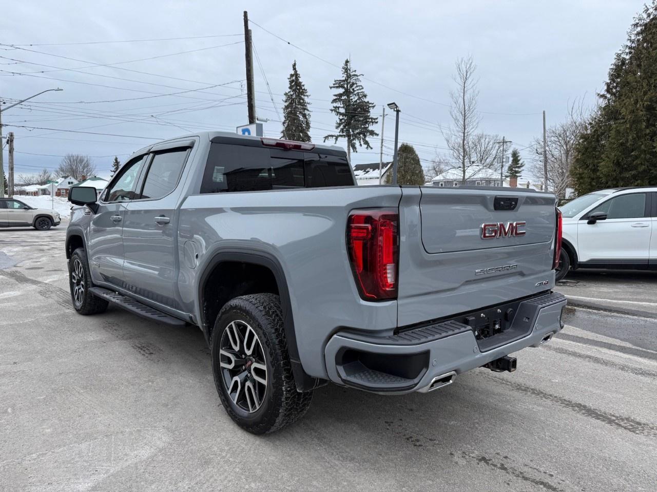 2024 GMC Sierra 1500 Crew Cab Short Box 4-Wheel Drive AT4 Photo2