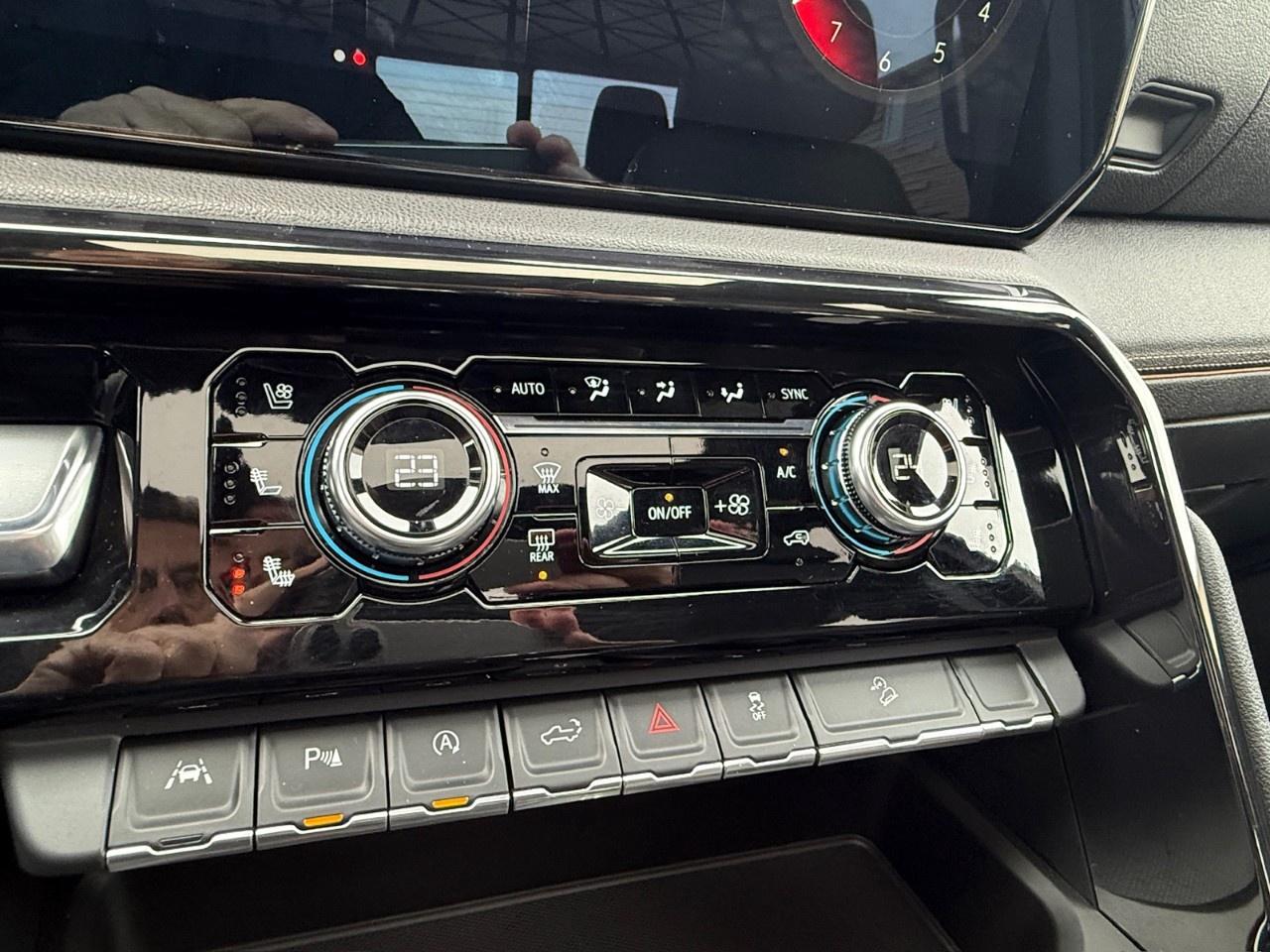 2024 GMC Sierra 1500 Crew Cab Short Box 4-Wheel Drive AT4 Photo