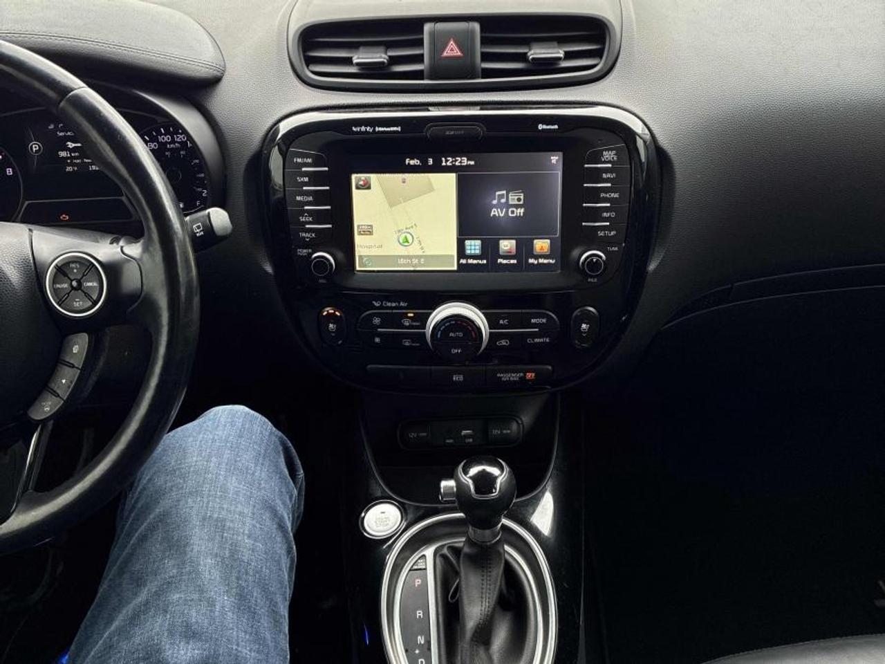 2016 Kia Soul LEATHER | NAVIGATION | BACK-UP CAMER Photo