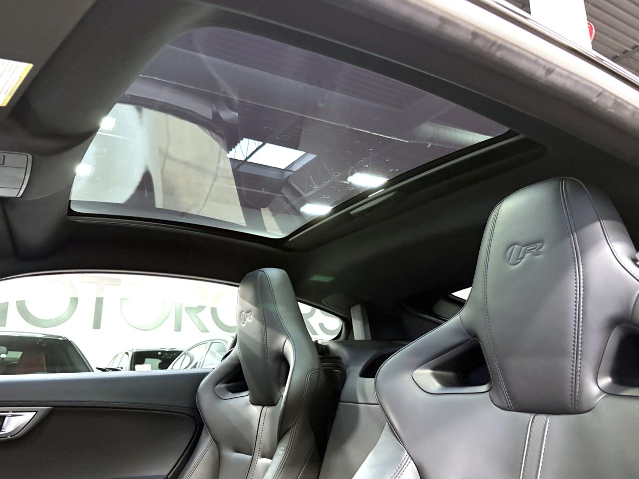 2017 Jaguar F-Type  Photo