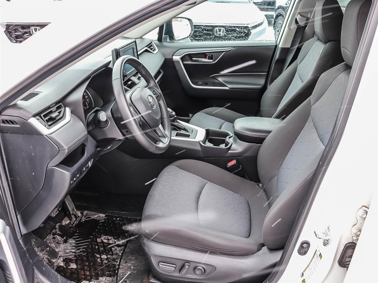 2020 Toyota RAV4 XLE Photo