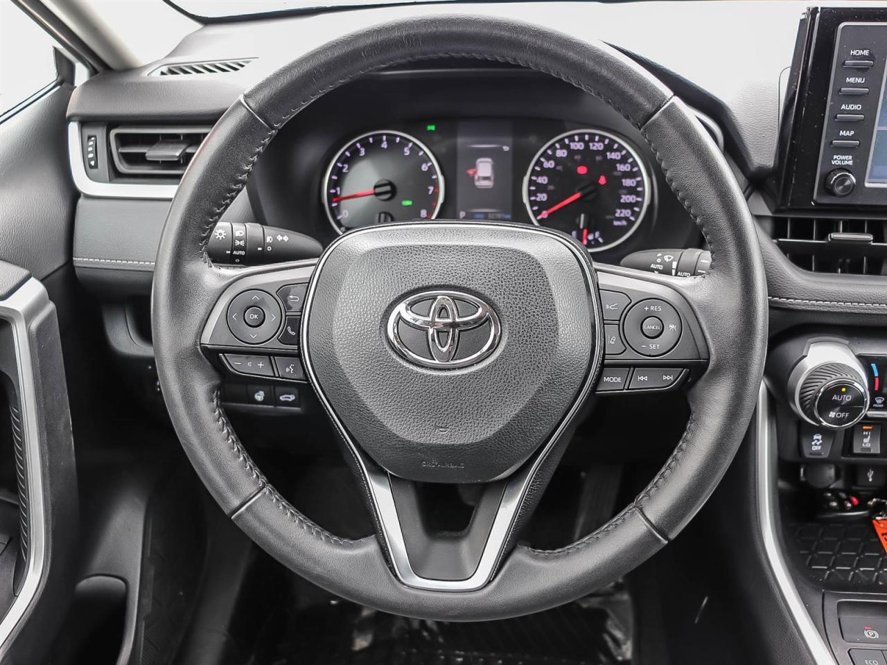 2020 Toyota RAV4 XLE Photo