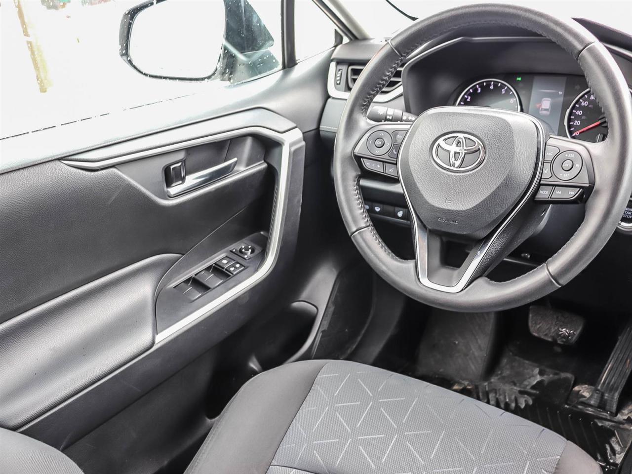 2020 Toyota RAV4 XLE Photo