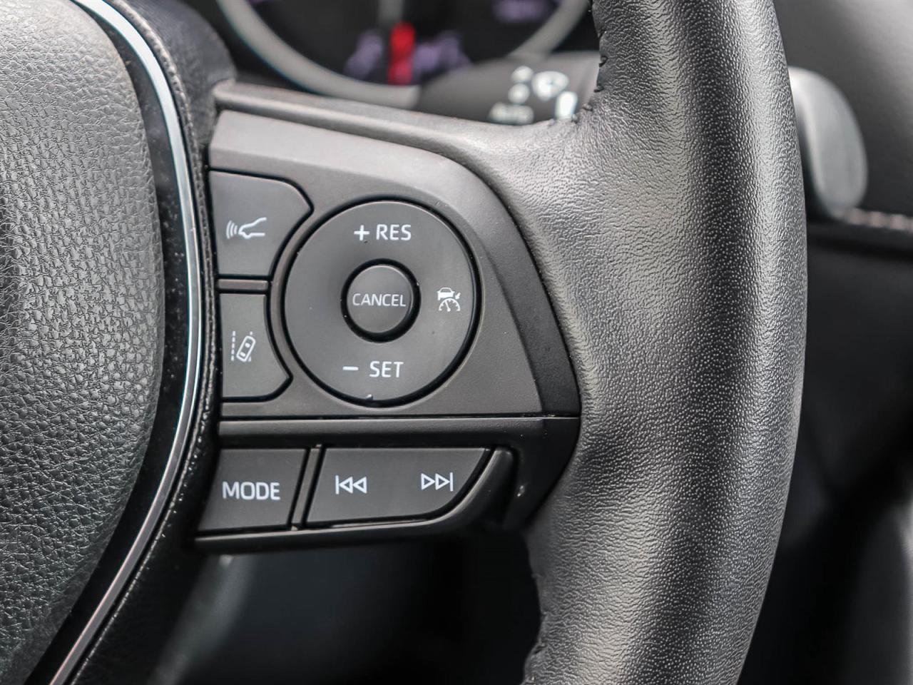 2020 Toyota RAV4 XLE Photo