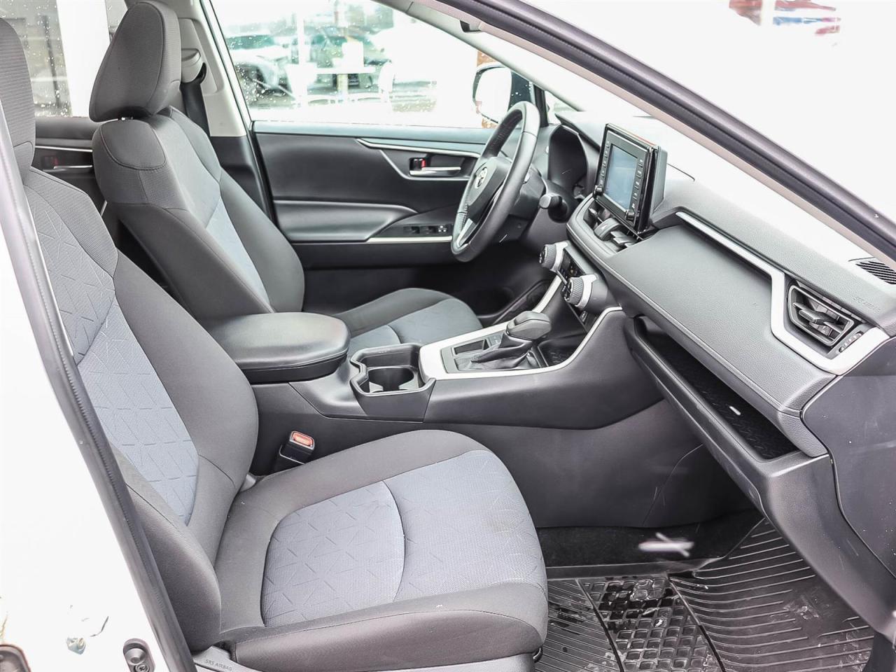 2020 Toyota RAV4 XLE Photo