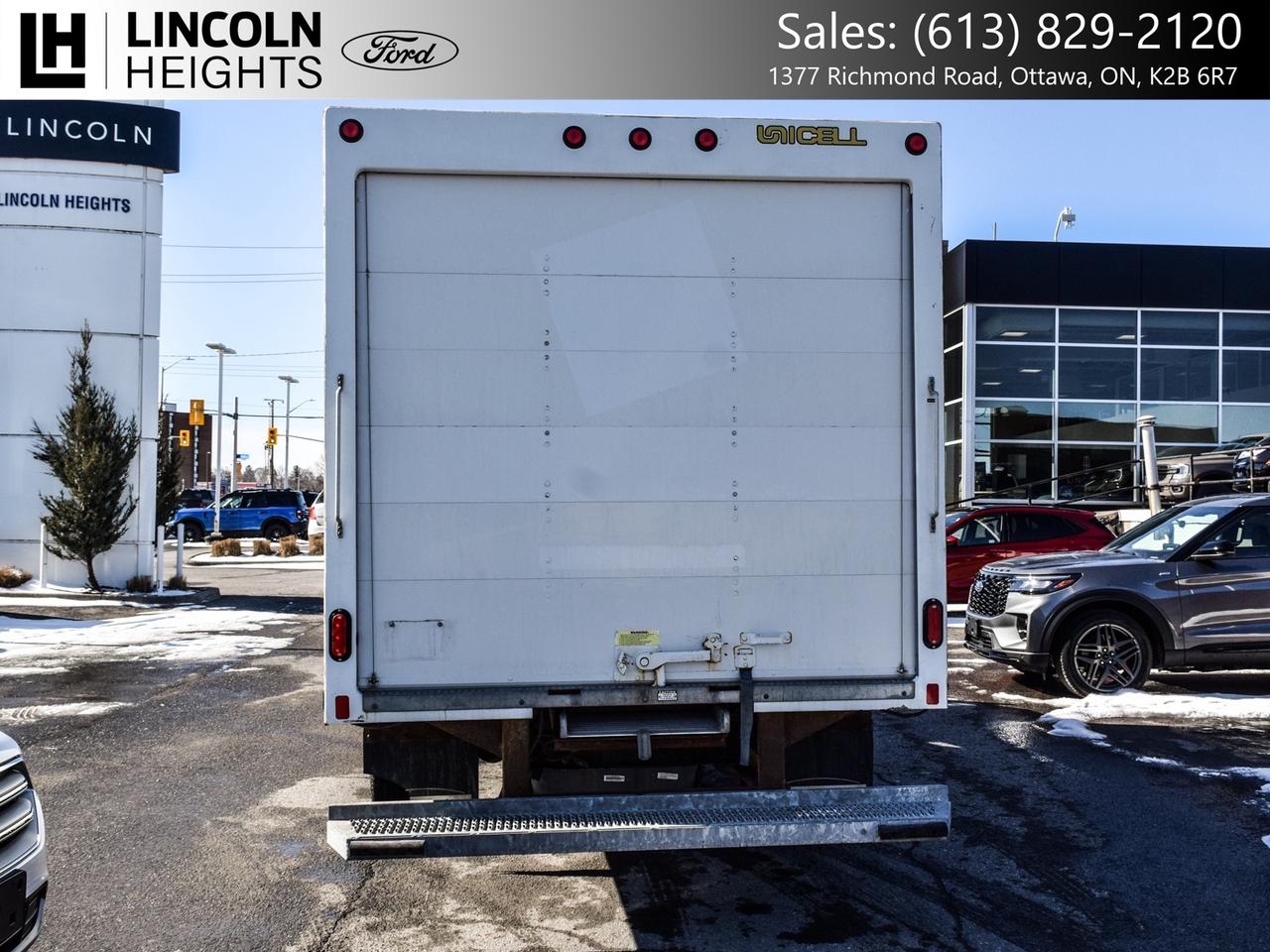 2024 Ford E-450  Photo4